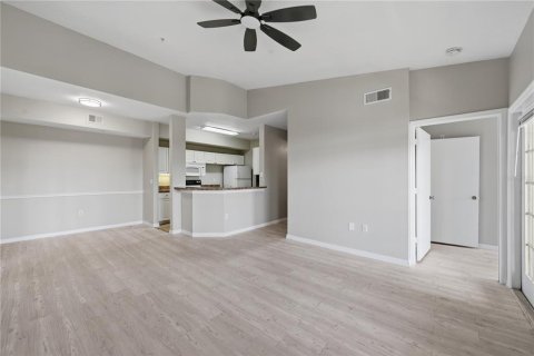 Condominio en alquiler en Orlando, Florida, 2 dormitorios, 99.68 m2 № 2198473 - foto 15