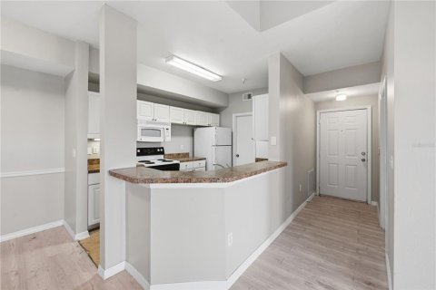Condominio en alquiler en Orlando, Florida, 2 dormitorios, 99.68 m2 № 2198473 - foto 7