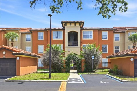 Condominio en alquiler en Orlando, Florida, 2 dormitorios, 99.68 m2 № 2198473 - foto 3
