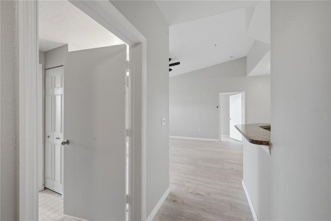 Condominio en alquiler en Orlando, Florida, 2 dormitorios, 99.68 m2 № 2198473 - foto 5