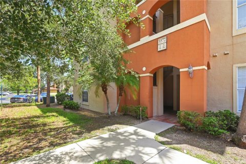 Condominio en alquiler en Orlando, Florida, 2 dormitorios, 99.68 m2 № 2198473 - foto 4