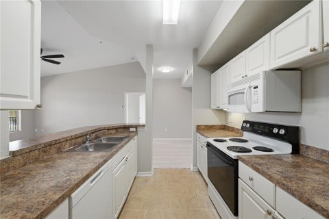 Condominio en alquiler en Orlando, Florida, 2 dormitorios, 99.68 m2 № 2198473 - foto 11