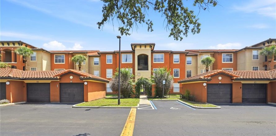 Condominio en Orlando, Florida, 2 dormitorios  № 2198473