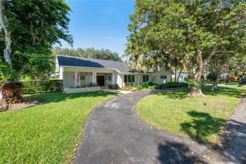 Купить виллу или дом в Пайнкрест, Флорида 5 спален, 275.08м2, № 1928619 - фото 27