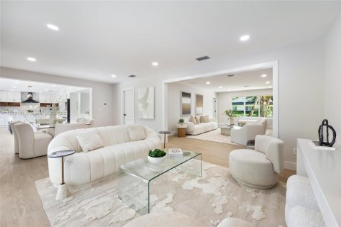 Купить виллу или дом в Пайнкрест, Флорида 5 спален, 275.08м2, № 1928619 - фото 28