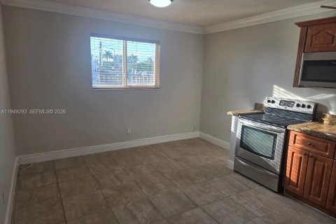 Снять в аренду квартиру в Холливуд, Флорида 1 спальня, 82.59м2, № 2005132 - фото 3