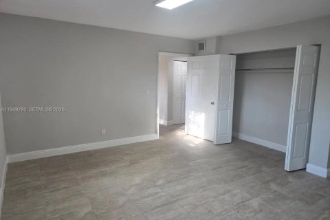 Снять в аренду квартиру в Холливуд, Флорида 1 спальня, 82.59м2, № 2005132 - фото 8