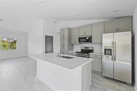House in Port Charlotte, Florida 3 bedrooms, 112.23 sq.m. № 2155880 - photo 13