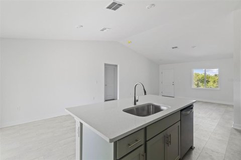 House in Port Charlotte, Florida 3 bedrooms, 112.23 sq.m. № 2155880 - photo 17