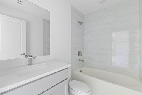 House in Port Charlotte, Florida 3 bedrooms, 112.23 sq.m. № 2155880 - photo 27