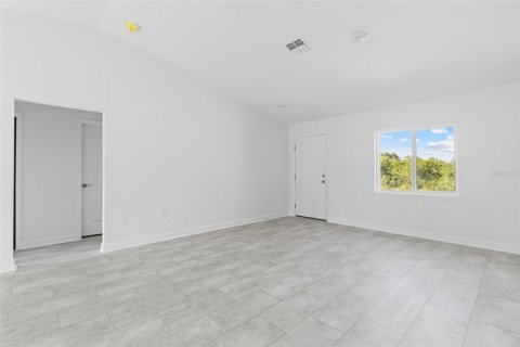 House in Port Charlotte, Florida 3 bedrooms, 112.23 sq.m. № 2155880 - photo 9