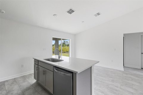 House in Port Charlotte, Florida 3 bedrooms, 112.23 sq.m. № 2155880 - photo 16