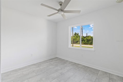 House in Port Charlotte, Florida 3 bedrooms, 112.23 sq.m. № 2155880 - photo 26