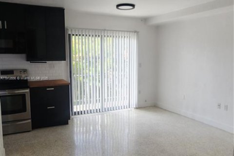 Copropriété à louer à Miami, Floride: 1 chambre, 55.74 m2 № 1969466 - photo 4
