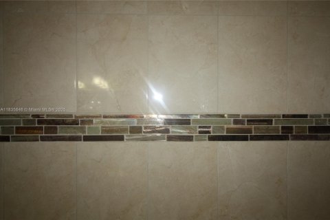 Adosado en venta en Miami, Florida, 3 dormitorios, 175.59 m2 № 1818561 - foto 18