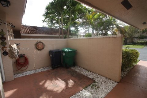 Adosado en venta en Miami, Florida, 3 dormitorios, 175.59 m2 № 1818561 - foto 2