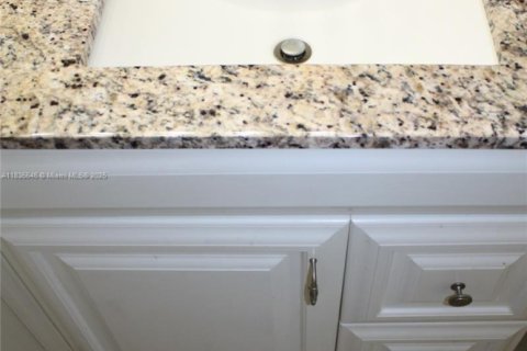Adosado en venta en Miami, Florida, 3 dormitorios, 175.59 m2 № 1818561 - foto 29