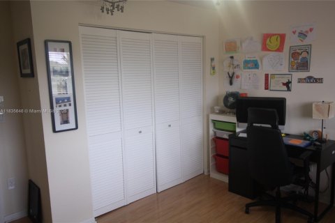 Adosado en venta en Miami, Florida, 3 dormitorios, 175.59 m2 № 1818561 - foto 22