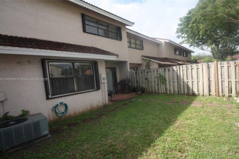 Adosado en venta en Miami, Florida, 3 dormitorios, 175.59 m2 № 1818561 - foto 4