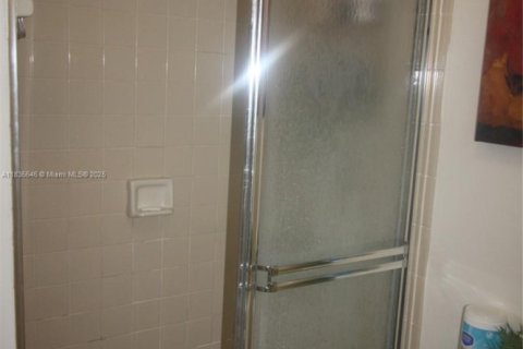 Adosado en venta en Miami, Florida, 3 dormitorios, 175.59 m2 № 1818561 - foto 25