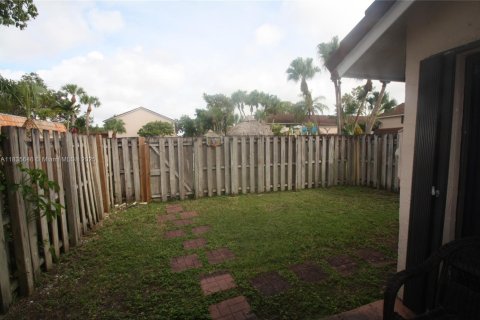 Adosado en venta en Miami, Florida, 3 dormitorios, 175.59 m2 № 1818561 - foto 5