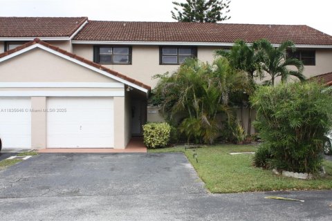 Adosado en venta en Miami, Florida, 3 dormitorios, 175.59 m2 № 1818561 - foto 1