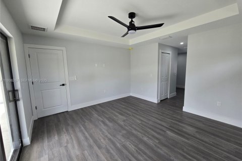 House in Lehigh Acres, Florida 4 bedrooms, 162.49 sq.m. № 1994314 - photo 16