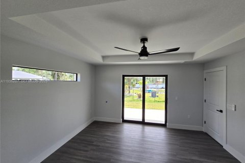 House in Lehigh Acres, Florida 4 bedrooms, 162.49 sq.m. № 1994314 - photo 19