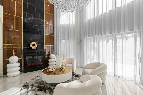 House in Miami Beach, Florida 4 bedrooms, 341.23 sq.m. № 1971189 - photo 7