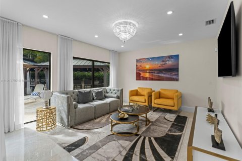 House in Miami Beach, Florida 4 bedrooms, 341.23 sq.m. № 1971189 - photo 13