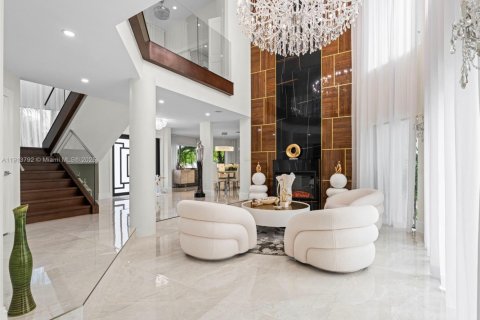 House in Miami Beach, Florida 4 bedrooms, 341.23 sq.m. № 1971189 - photo 9