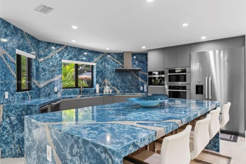 House in Miami Beach, Florida 4 bedrooms, 341.23 sq.m. № 1971189 - photo 20