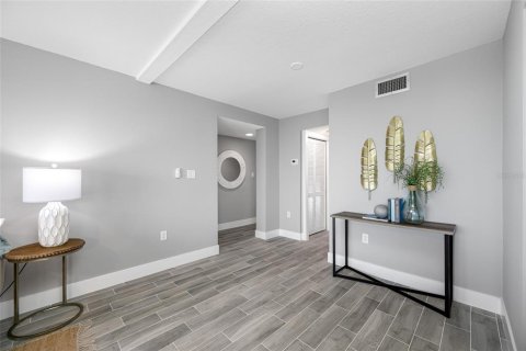 Condo in Clearwater, Florida, 1 bedroom  № 2098671 - photo 6