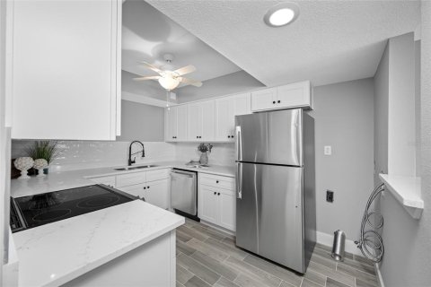 Condo in Clearwater, Florida, 1 bedroom  № 2098671 - photo 10