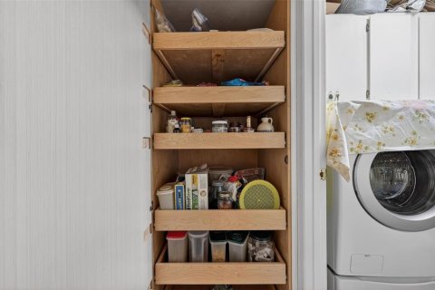 Купить кондоминиум в Сан-Сити-Центр, Флорида 8 комнат, 169.92м2, № 2211004 - фото 21