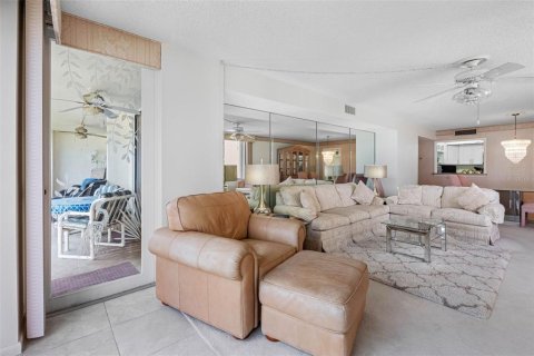 Condominio en venta en Clearwater, Florida, 2 dormitorios, 128.21 m2 № 2215397 - foto 16