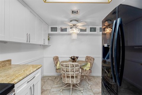 Condominio en venta en Clearwater, Florida, 2 dormitorios, 128.21 m2 № 2215397 - foto 11