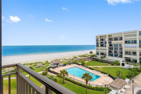 Condominio en venta en Clearwater, Florida, 2 dormitorios, 128.21 m2 № 2215397 - foto 17