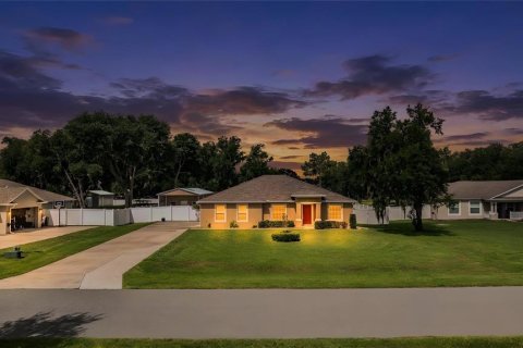 House in Lakeland, Florida 3 bedrooms, 159.42 sq.m. № 2334067