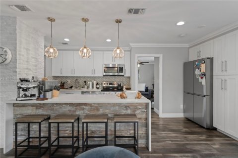 Condominio en venta en Hallandale Beach, Florida, 2 dormitorios, 100.33 m2 № 1978142 - foto 19