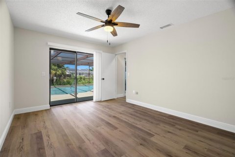 Casa en venta en Port Richey, Florida, 3 dormitorios, 153.75 m2 № 2096806 - foto 5