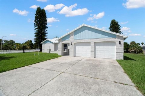 Casa en venta en Port Richey, Florida, 3 dormitorios, 153.75 m2 № 2096806 - foto 3