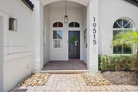 House in Miramar, Florida 3 bedrooms, 185.43 sq.m. № 2176456 - photo 3