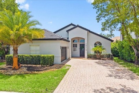 House in Miramar, Florida 3 bedrooms, 185.43 sq.m. № 2176456
