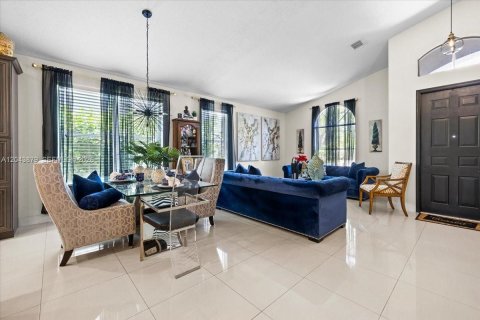 House in Miramar, Florida 3 bedrooms, 185.43 sq.m. № 2176456 - photo 6