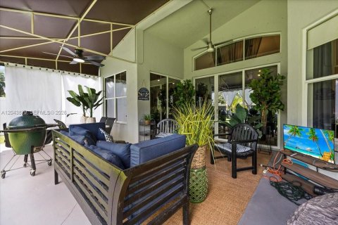 House in Miramar, Florida 3 bedrooms, 185.43 sq.m. № 2176456 - photo 24