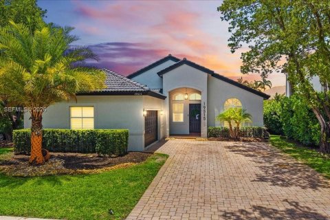 House in Miramar, Florida 3 bedrooms, 185.43 sq.m. № 2176456 - photo 2