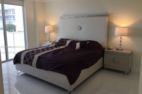 Condo in Sunny Isles Beach, Florida, 3 bedrooms № 2088148 - photo 11