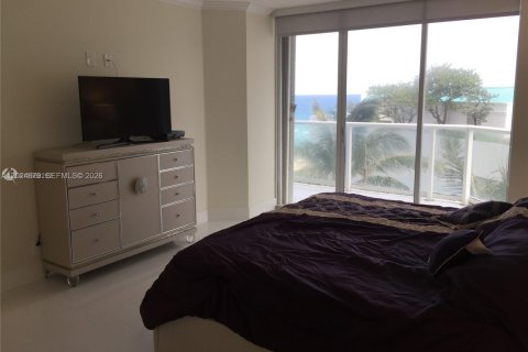 Condo in Sunny Isles Beach, Florida, 3 bedrooms № 2088148 - photo 13