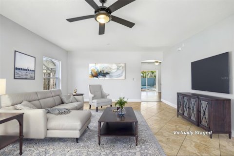 House in Lutz, Florida 4 bedrooms, 189.61 sq.m. № 2137132 - photo 4